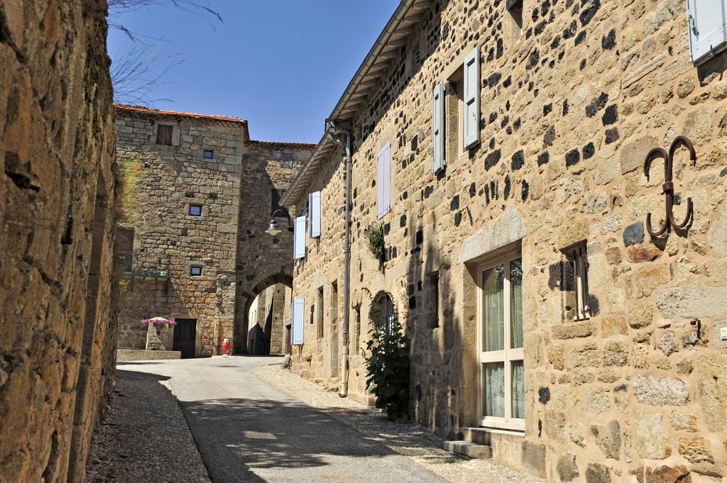 Rue Basse et porte du Besset